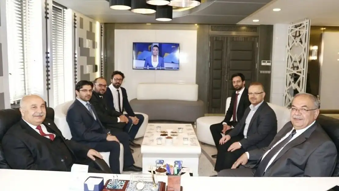 'Rektör Gönüllü ve akademisyenler Başkan Kutlu ile bir araya geldi'