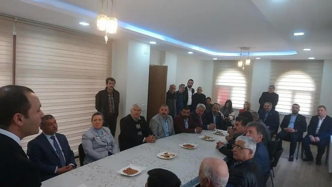 'Milletvekili Erdem Malatya´da muhtarlar ile bir araya geldi'