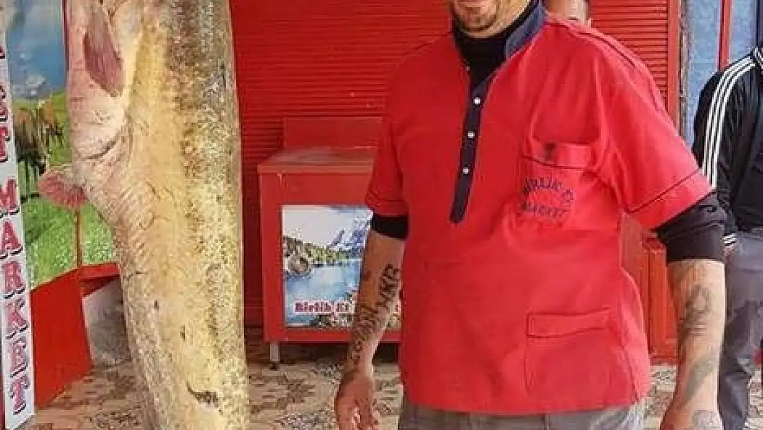 '(Özel haber) Oltayla 45 kiloluk yayın balığı yakaladı'