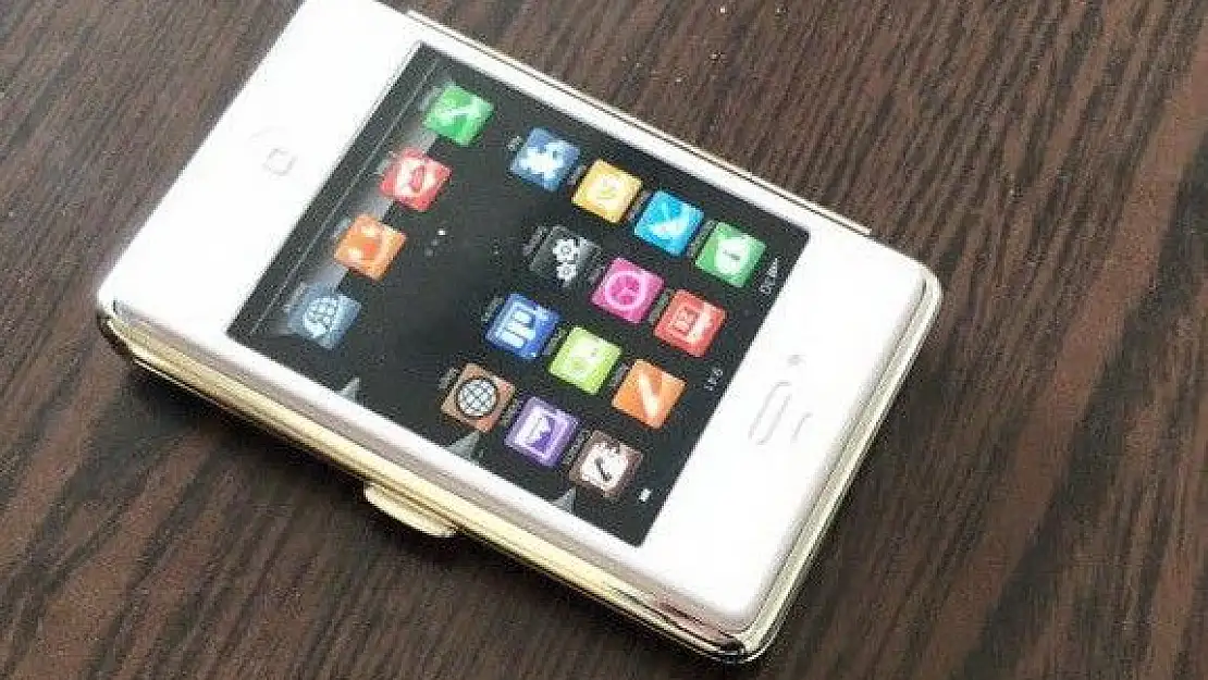 'Cep telefonu kapağına gizlenmiş tarihi eser ele geçirildi'