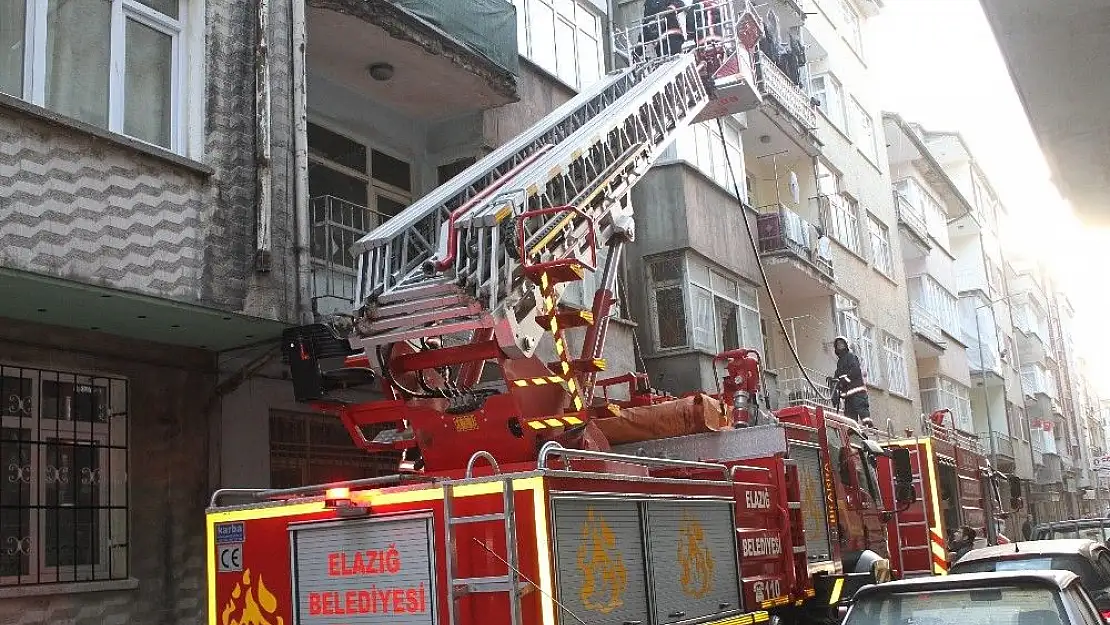 'Elazığ´da teras katında yangın'