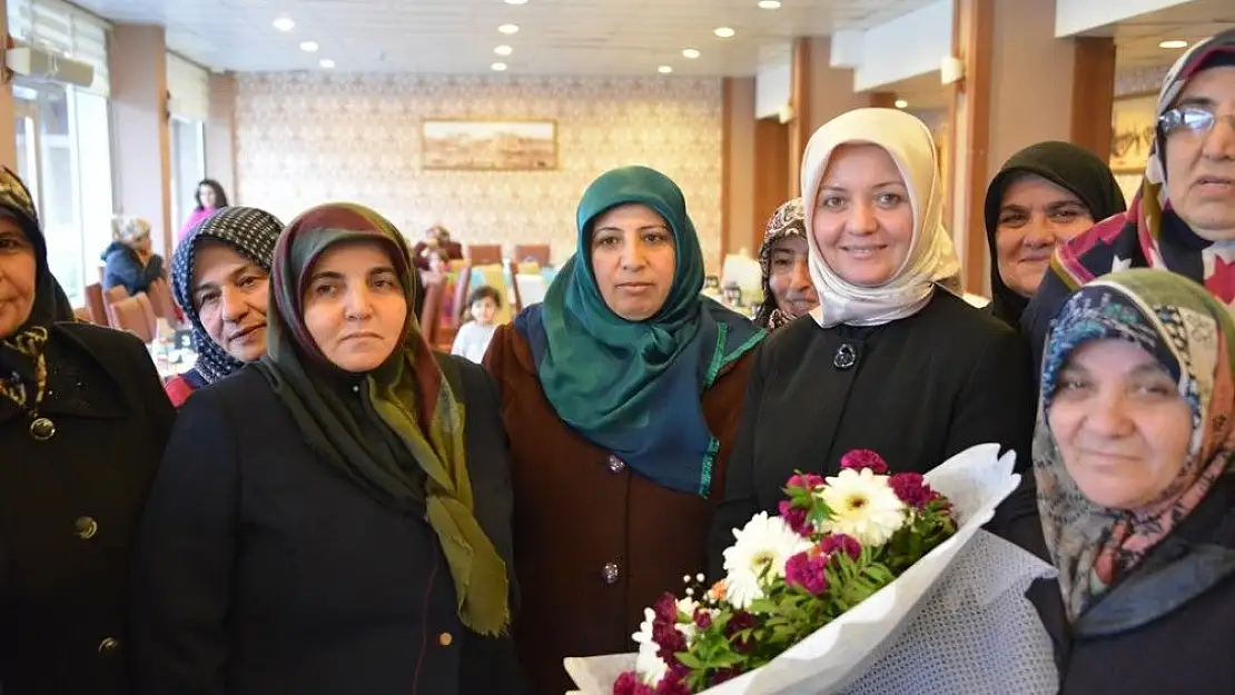 'Okuma, yazma öğrenen kursiyerler Sıcak Çermik´te ağırlandı'