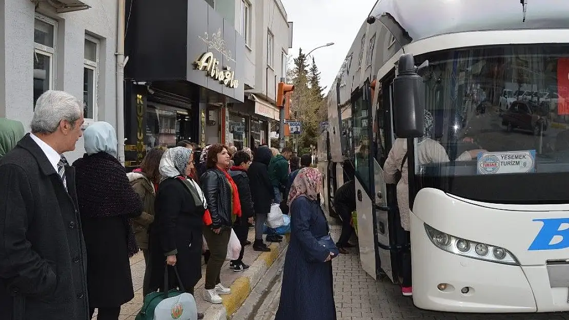 'CHP Besni Kadın Kolları Çanakkale´ye gezi düzenledi'