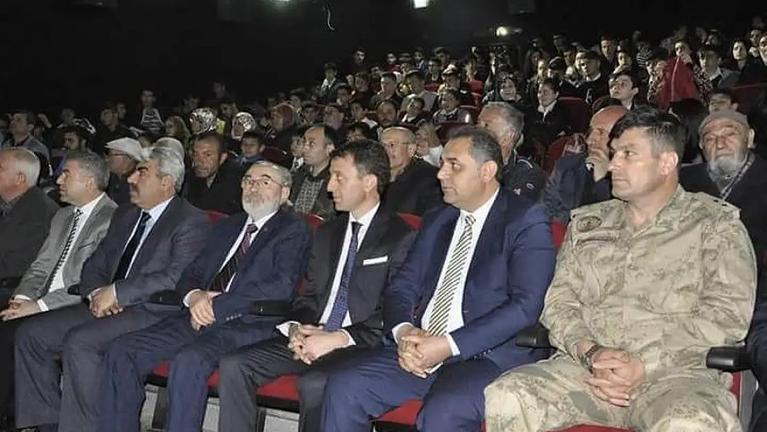 'Gürün´de Çanakkale konferansı düzenlendi'