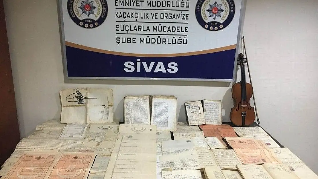 'Osmanlı dönemine ait el yazması eser ele geçirildi'