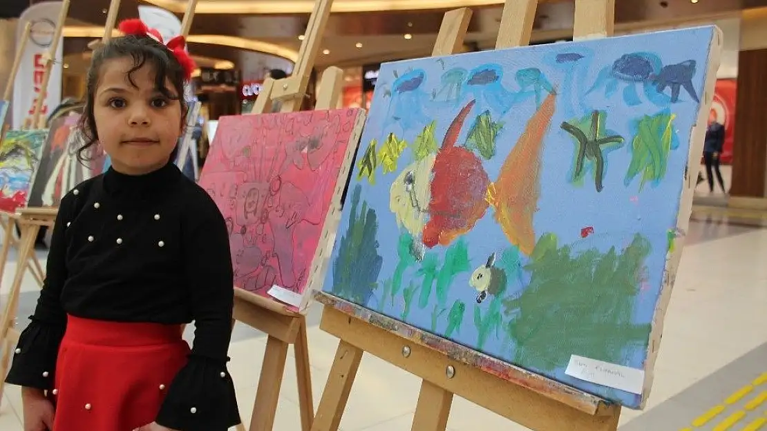 'Miniklerin Resim sergisi açıldı'