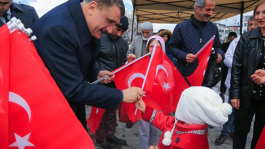 'Vatandaşlara Çanakkale savaşında askerin yediği yemekten ikram edildi'