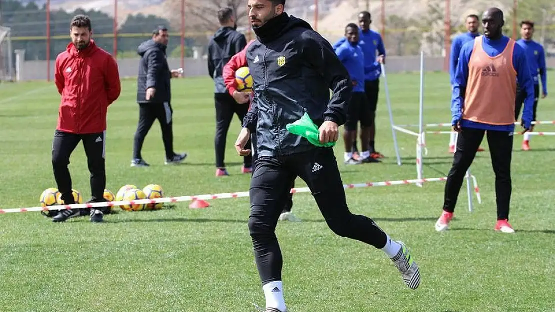 Evkur Yeni Malatyaspor 'da Aytaç Kara´ya Ceza