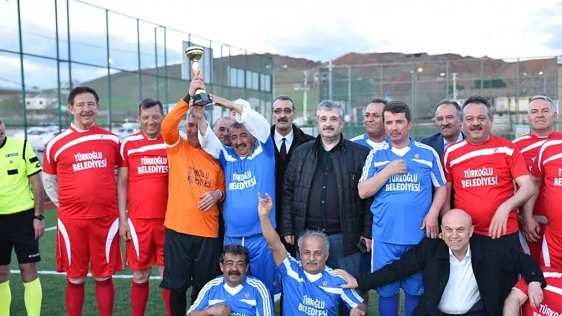 'Emektarlar futbolcular yeşil sahada'