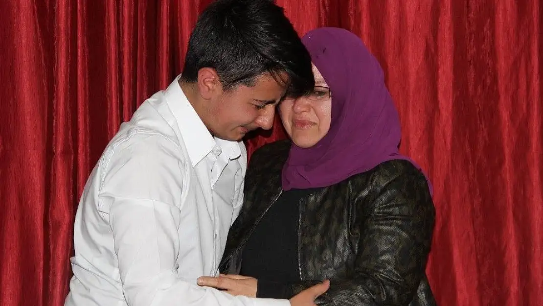 'Mektup yazdığı askerin gönderdiği parayı Mehmetçik Vakfı´na bağışladı'