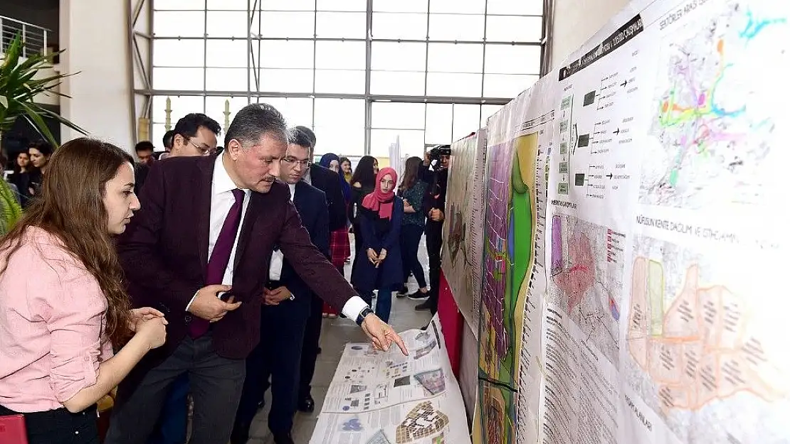 'ODTÜ´lü öğrencilerden Çakır´a plan sunumu'
