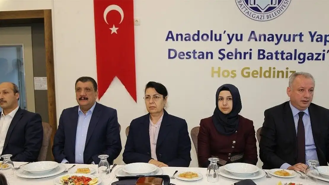 'Şehit aileleri ve gaziler onuruna yemek verildi'