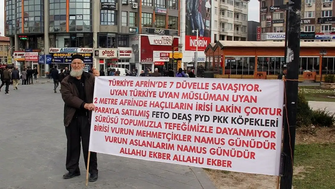 'Afrin´e destek için 80 yaşındaki şahıs saatlerce ayakta bekledi'