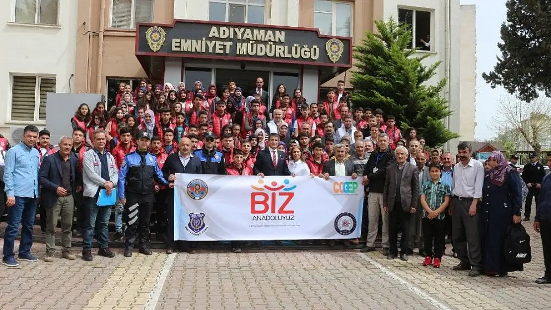 'Adıyaman´dan İstanbul ve Çanakkale´ye 100 öğrenci uğurlandı'