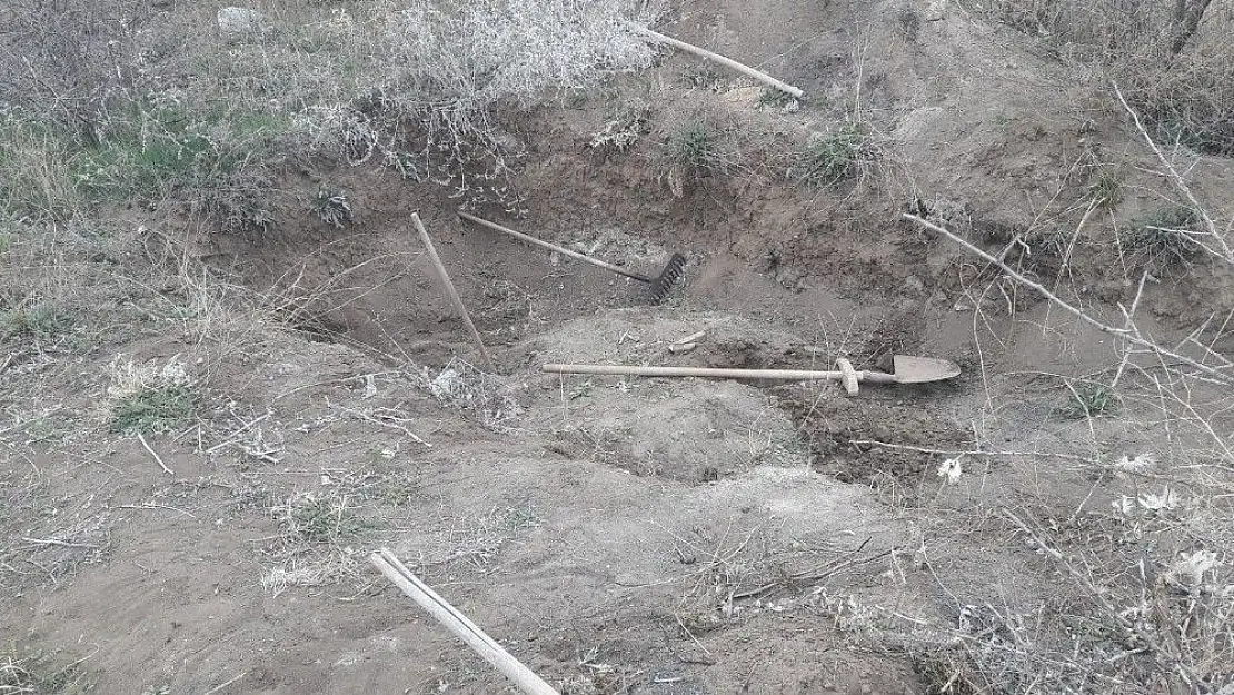 'Uyuşturucu için kazdığı çukurda  yakalandı'