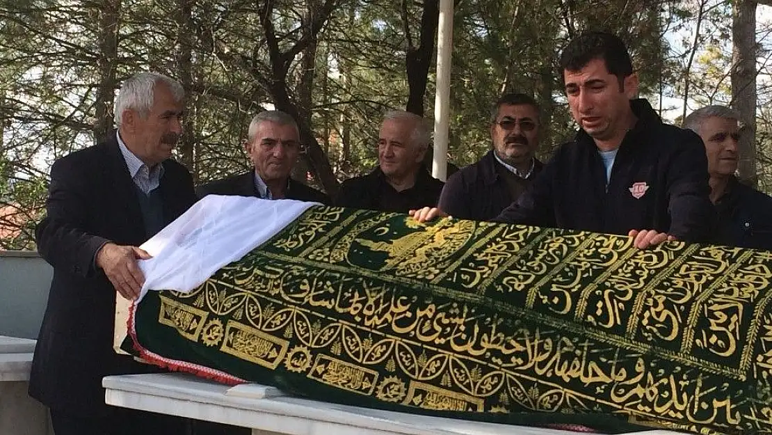 Gaziantep'te Trafik kazasında ölen polis eşi Malatya'da defin edildi