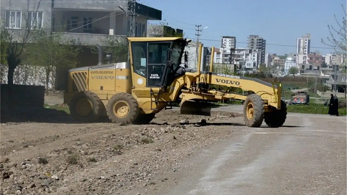 'Kahta Belediyesi yılın ilk yol çalışmasına başladı'