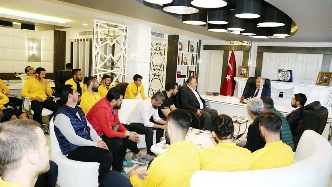 'Adıyaman 1954 Spor yönetiminden Kutlu´ya teşekkür'