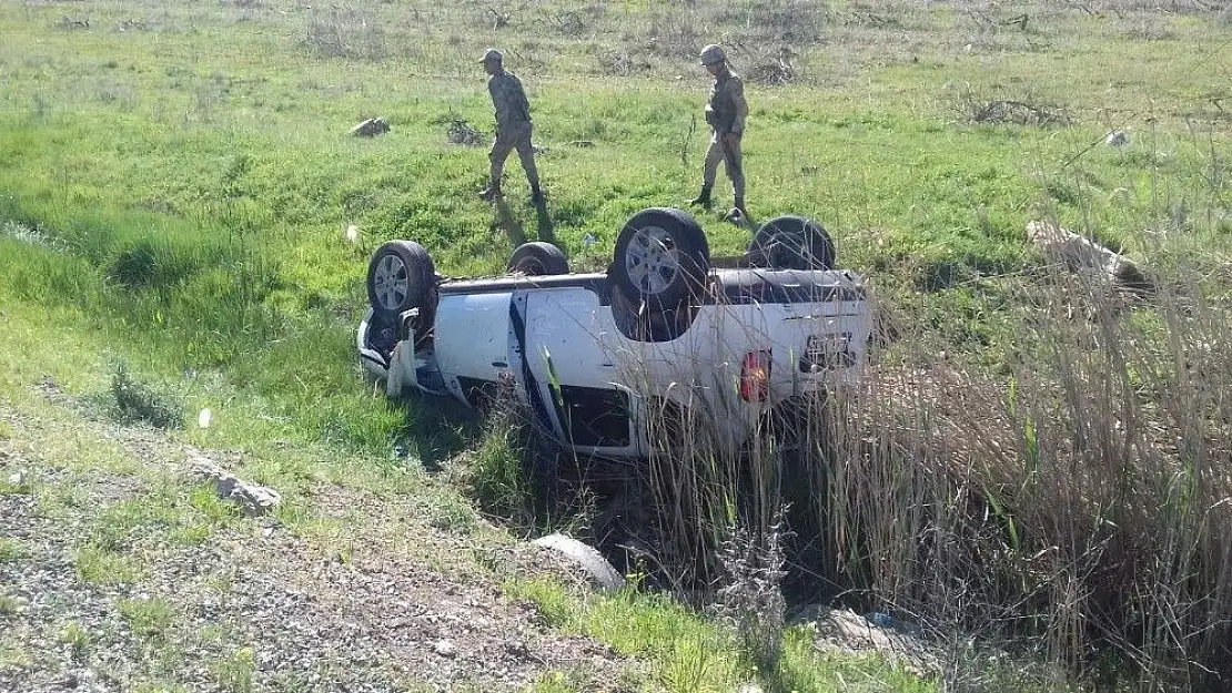 'Gölbaşı ilçesinde otomobil şarampole yuvarlandı: 2 yaralı'