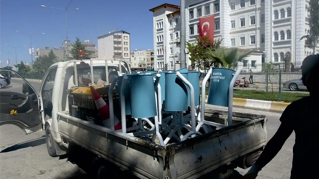 'Kahta Belediyesi çöp kutularını yeniliyor'