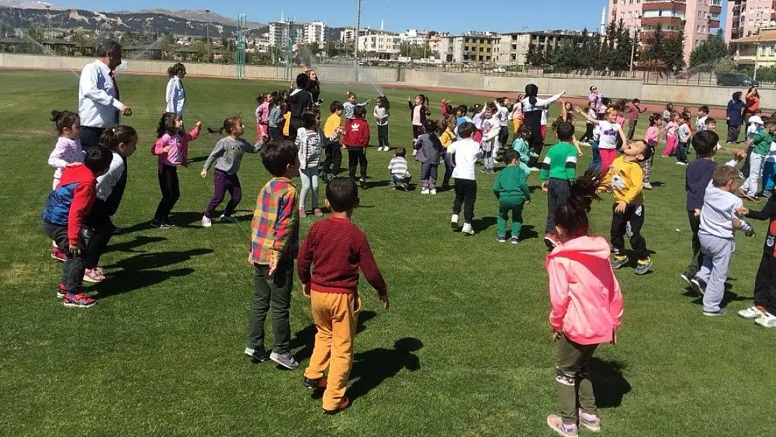 'Minik öğrenciler ve velileri spor yaptı'