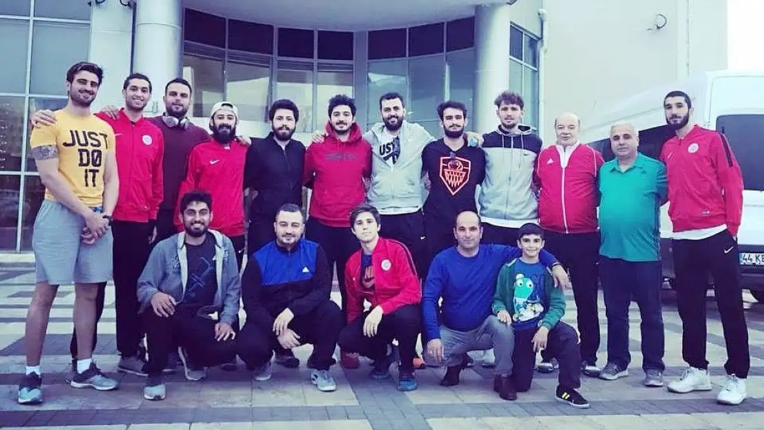 'Malatya Büyükşehir basketbol takımı Elazığ´da galip geldi'