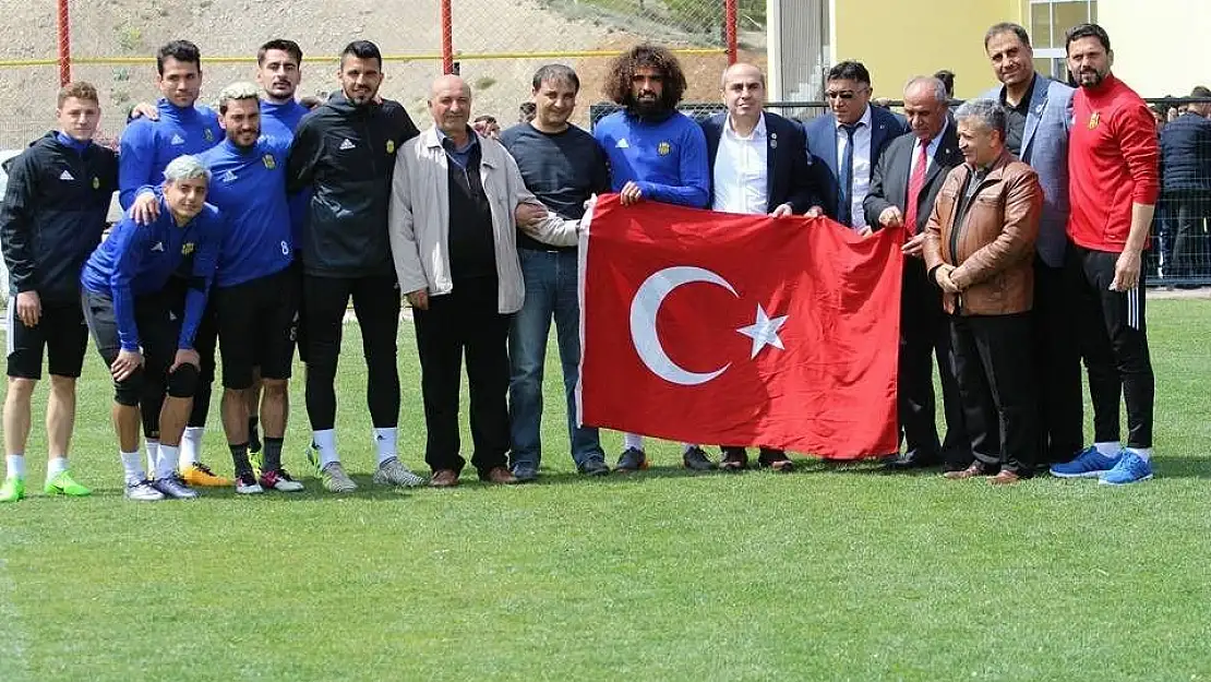 'Türkiye Gaziler ve Şehit Aileleri Vakfı´ndan E.Yeni Malatyaspor´a destek'