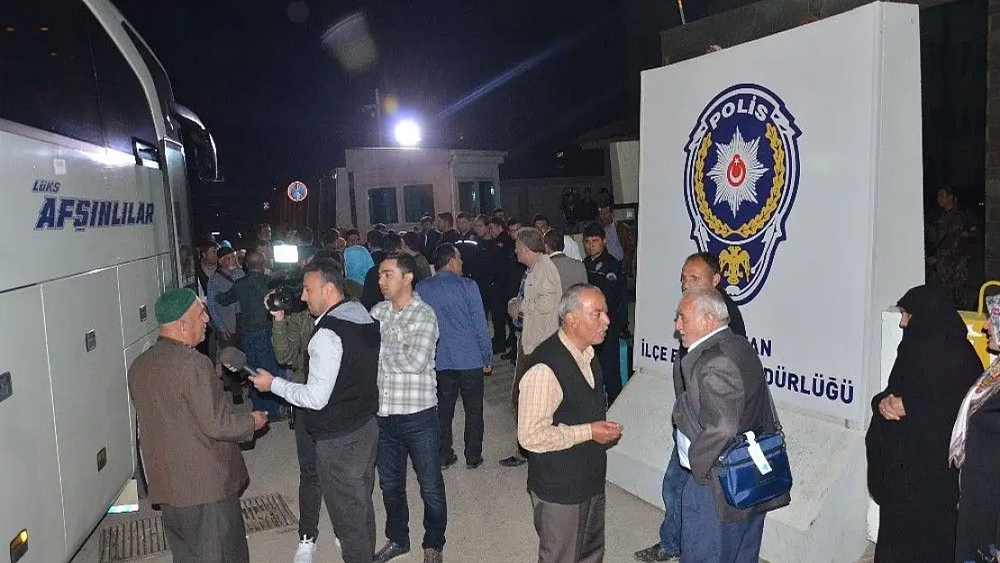 'Umre vaadiyle dolandırıcılık yaptıkları iddia edilen 2 kişi gözaltına alındı'