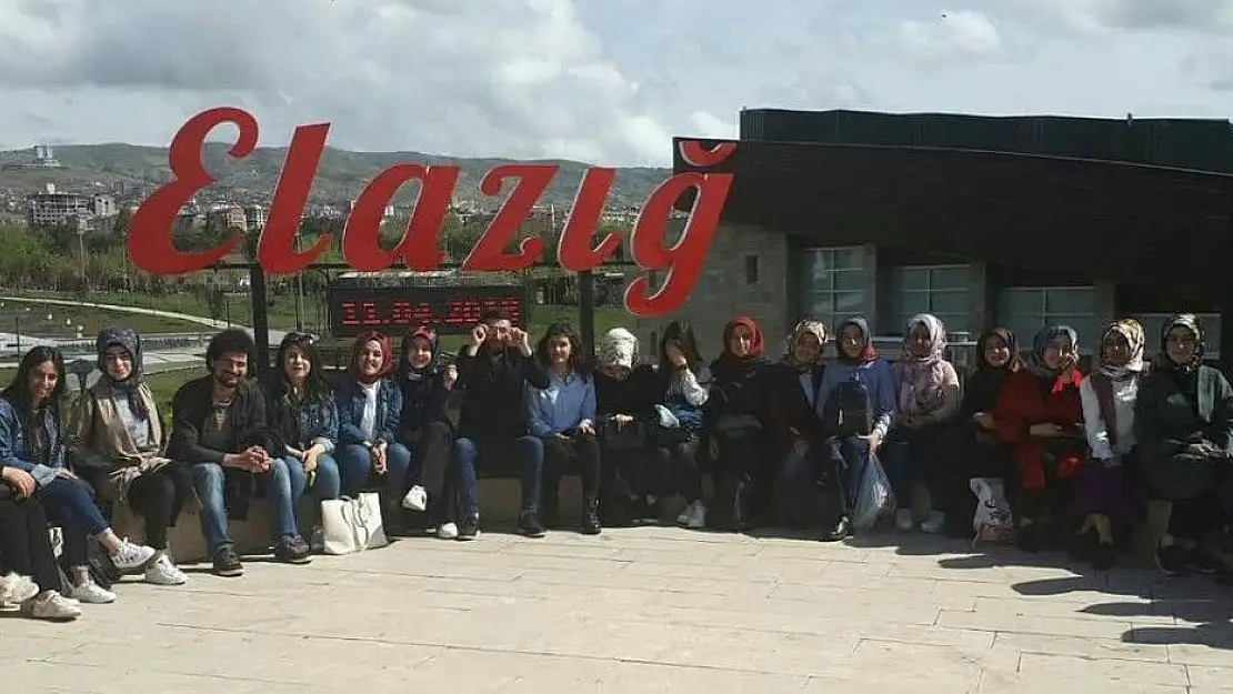 'Bingöl´den gelen öğrenciler Elazığ´ı gezdi'