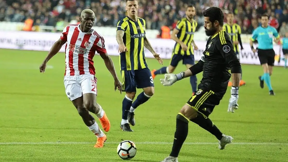 'Spor Toto Süper Lig: Demir Grup Sivasspor: 1 - Fenerbahçe: 2 (Maç sonucu)'
