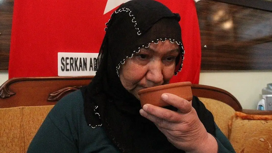 'Şehit annesi: ''Kokusunu şehit düştüğü topraktan alıyorum'''