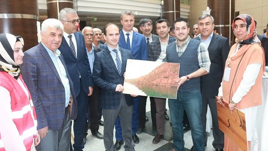 'Hastanede açılan sergi yoğun ilgi gördü'