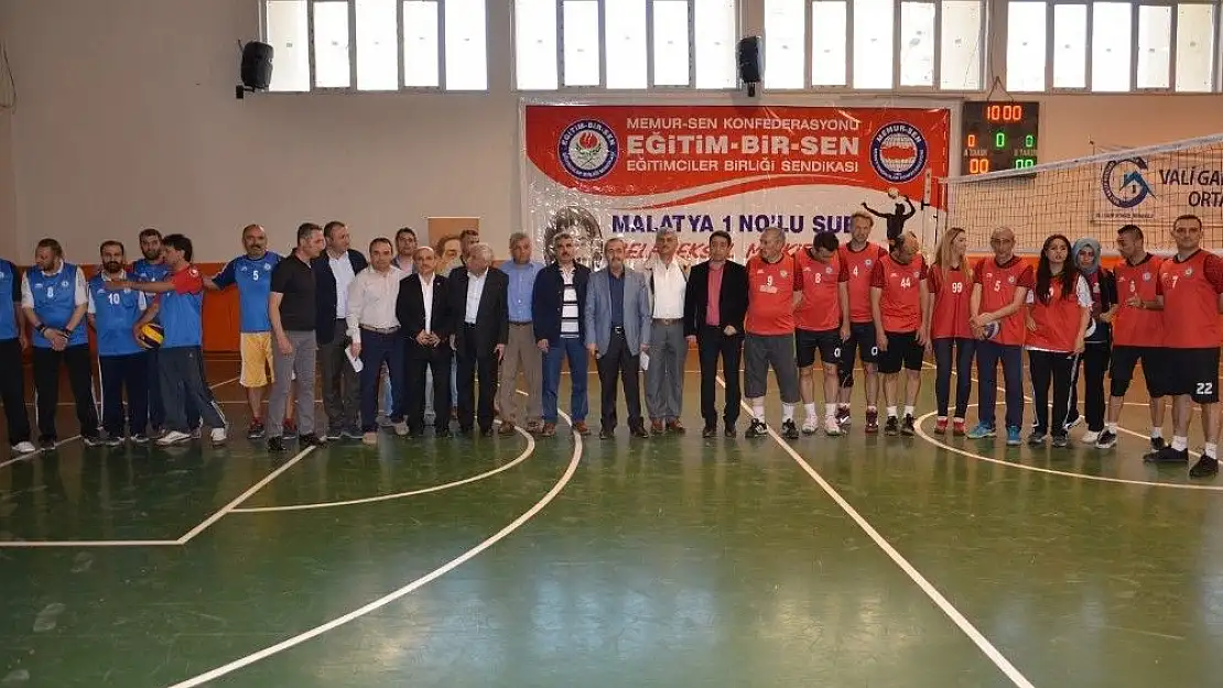 '2.Geleneksel Mehmet Akif İnan Voleybol Turnuvası başladı'