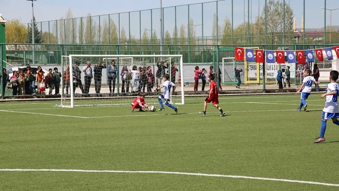'İlkokullararası futbol turnuvası sona erdi'