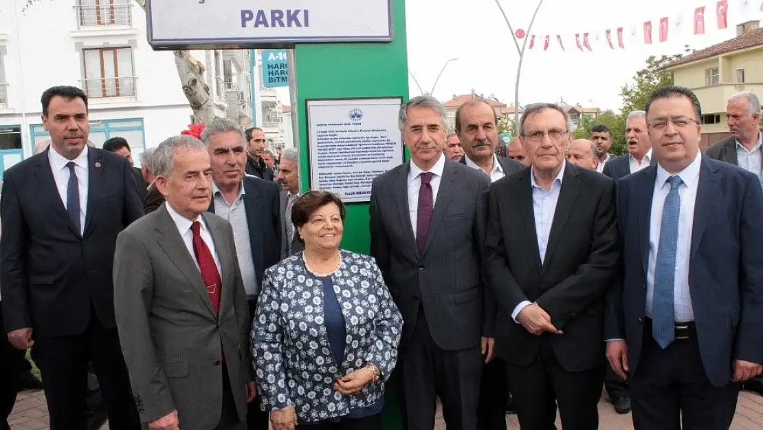 'Elazığ´da Yazar Naşide Gökbudak´ın ismi parka verildi'