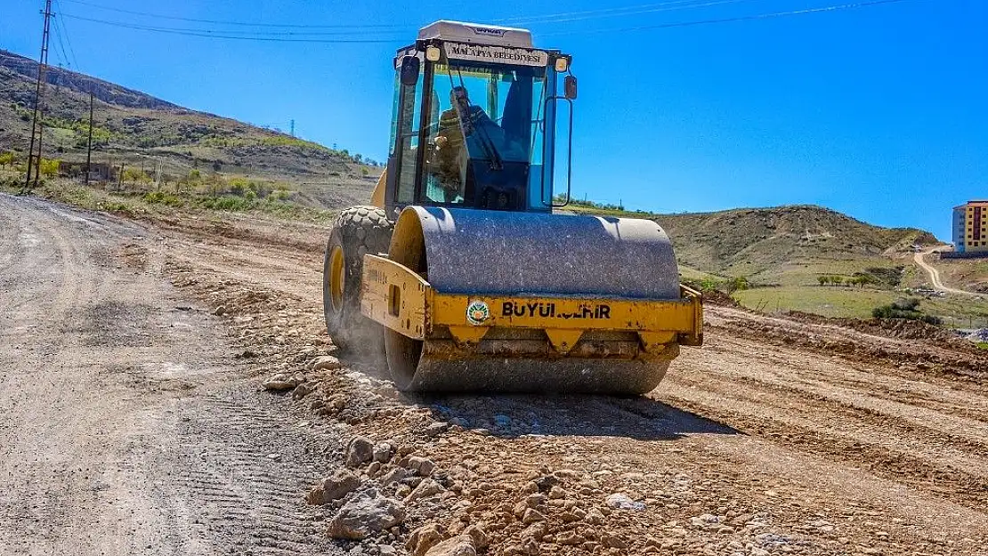 'Büyükşehir Belediyesinden yol çalışması'
