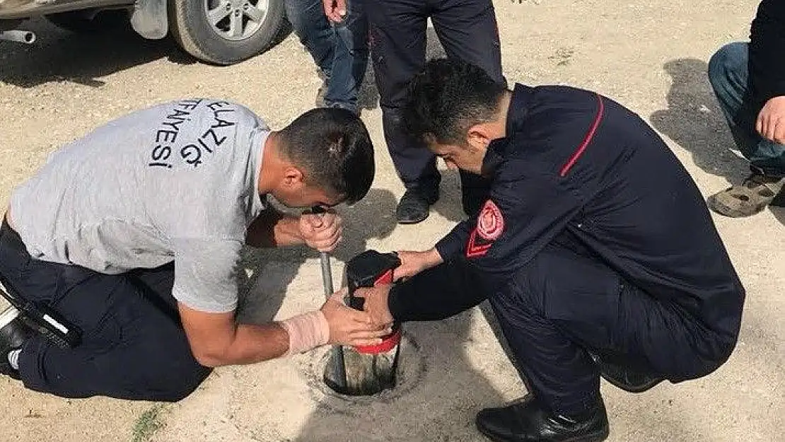 'Çukura düşen yavru köpeği itfaiye kurtardı'
