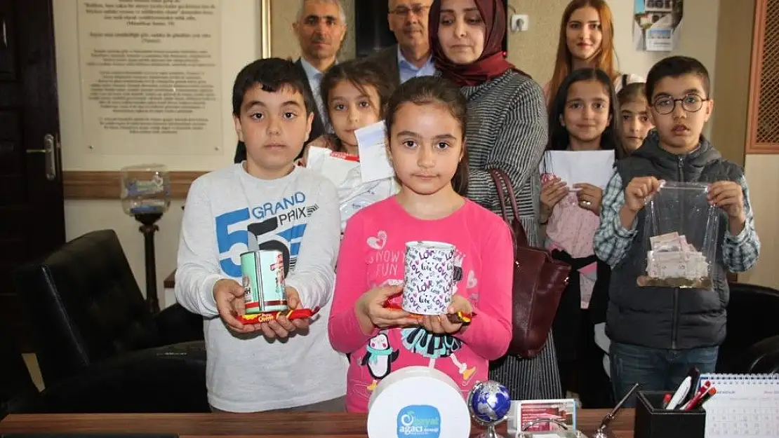 'Öğrencilerden Hayat Ağacı Derneği´ne yardım'