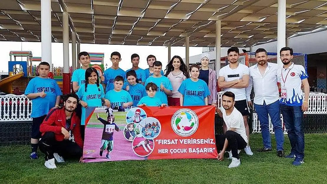 'Özel sporcular derbiyi statta izleyecek'