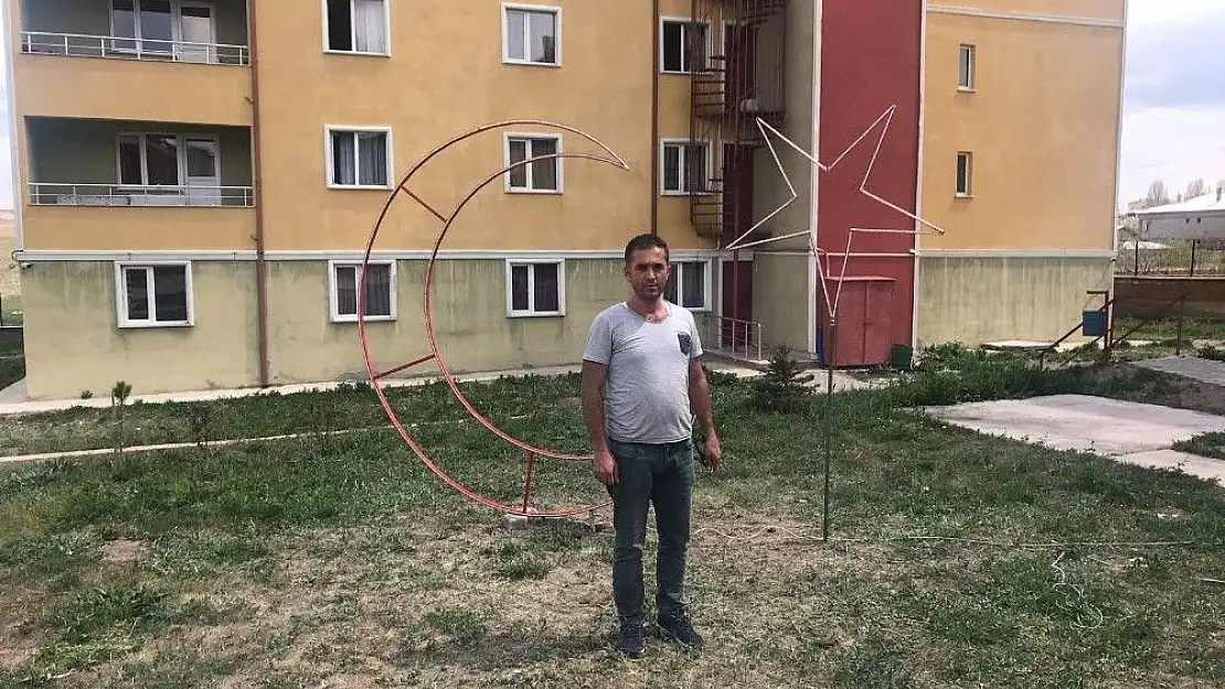 'Vatan aşkı hurdayı bayrağa dönüştürdü'