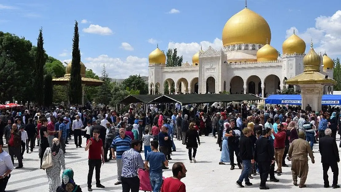 'Ali Kara Efendi dualarla anıldı'