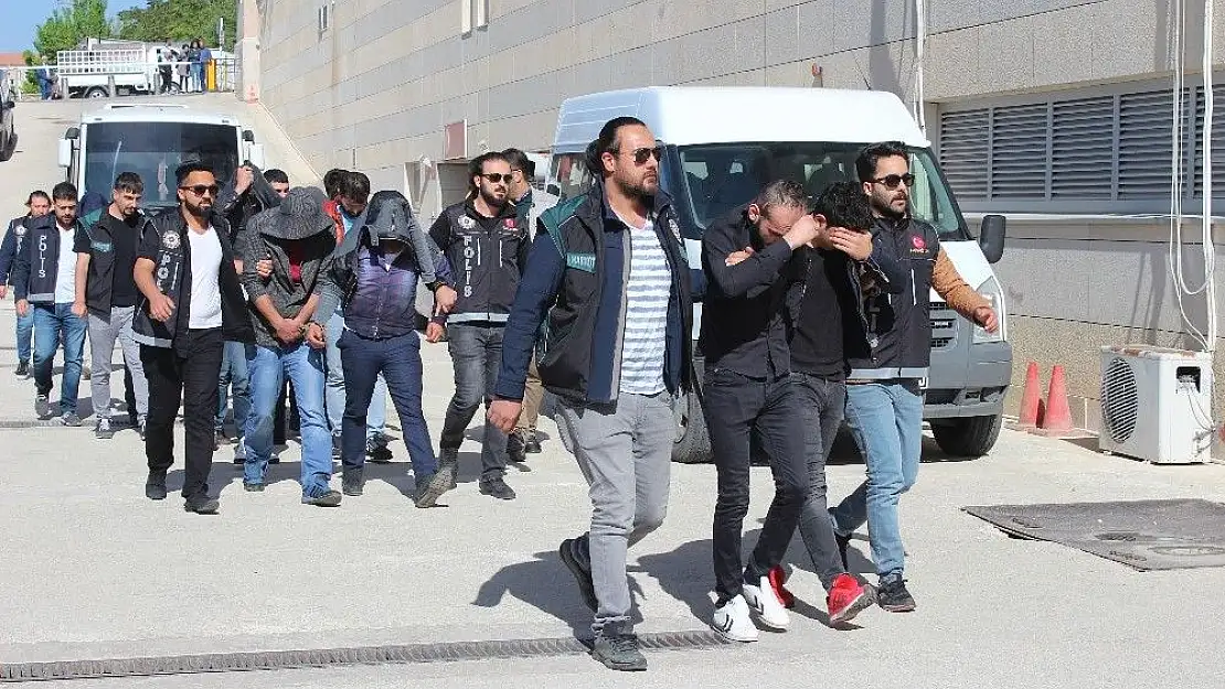 'Elazığ´da uyuşturucu operasyonu: 14 şüpheli adliyede'