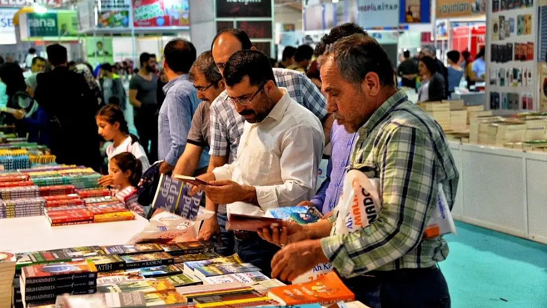 '7. Malatya Kitap Fuarı devam ediyor'