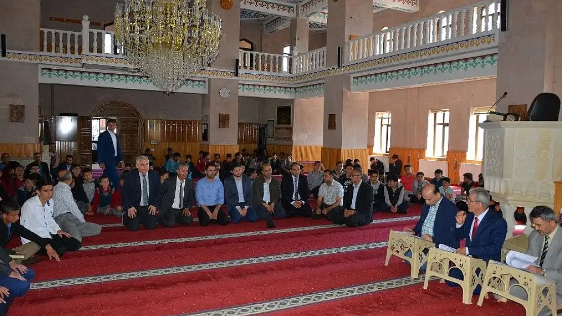 'Suşehri´nde Kur´an-ı Kerim´i güzel okuma yarışması'