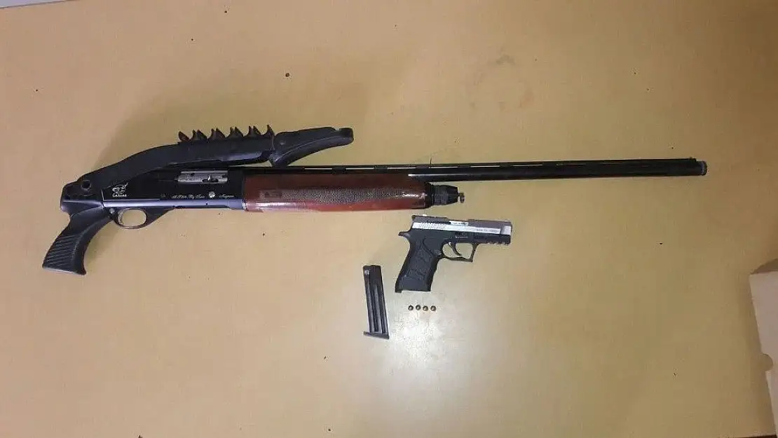 'Cumhurbaşkanına hakaret eden şahsın evinde silah çıktı'