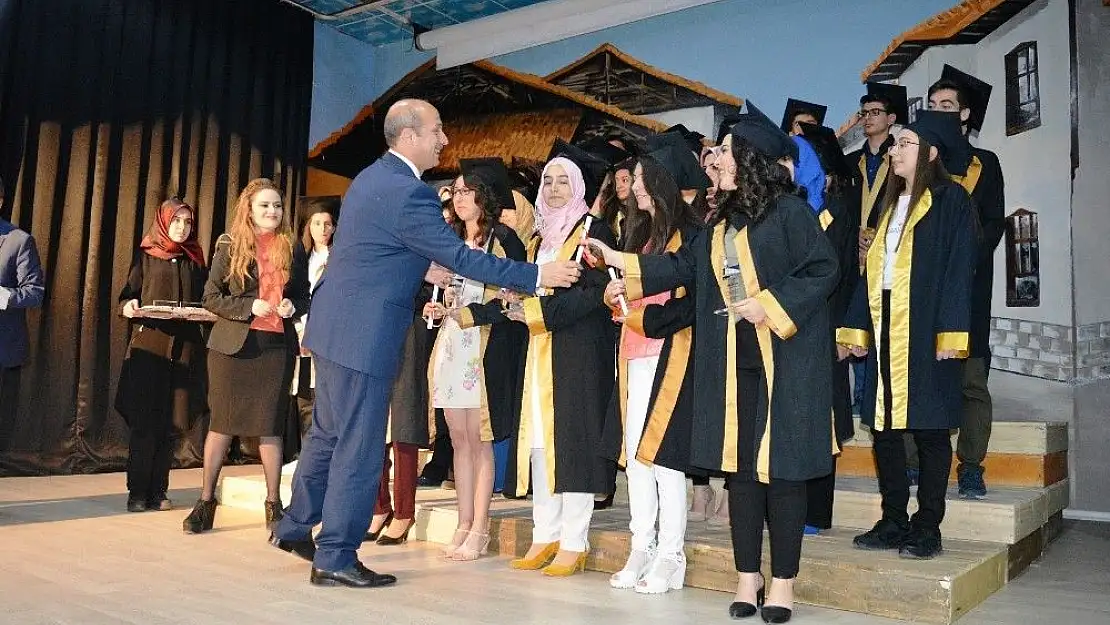 'Malatya Anadolu Lisesinde mezuniyet töreni'