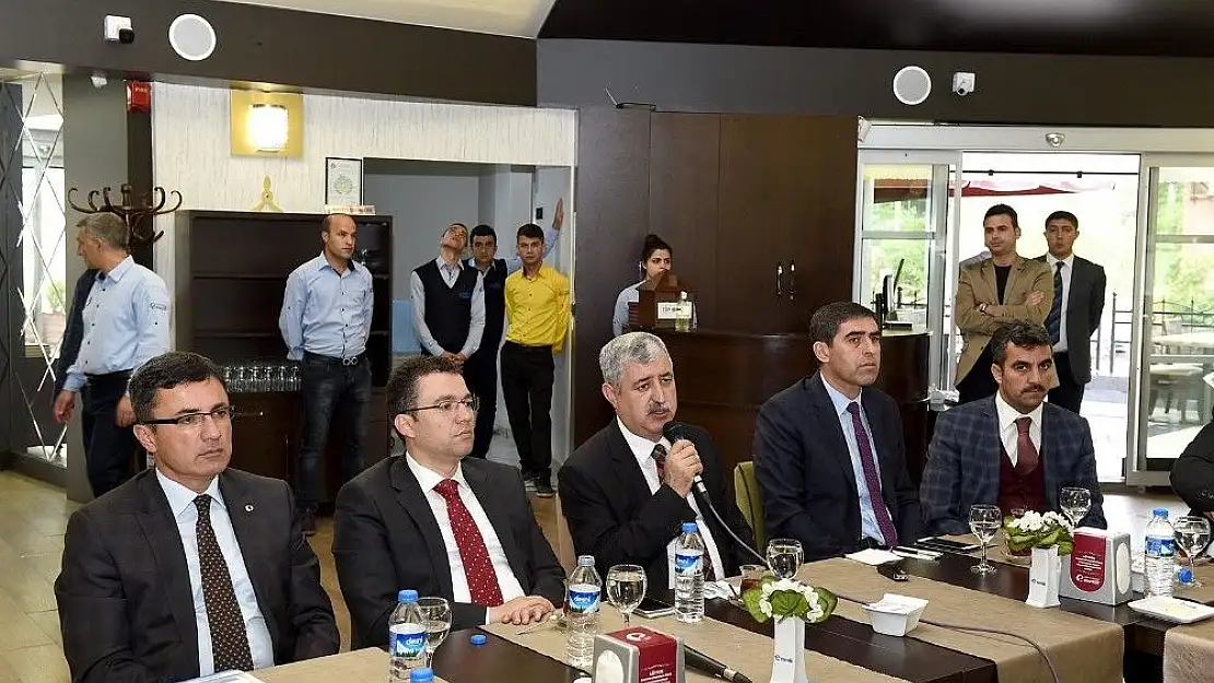 'Başkan Polat muhtarlarla bir araya geldi'