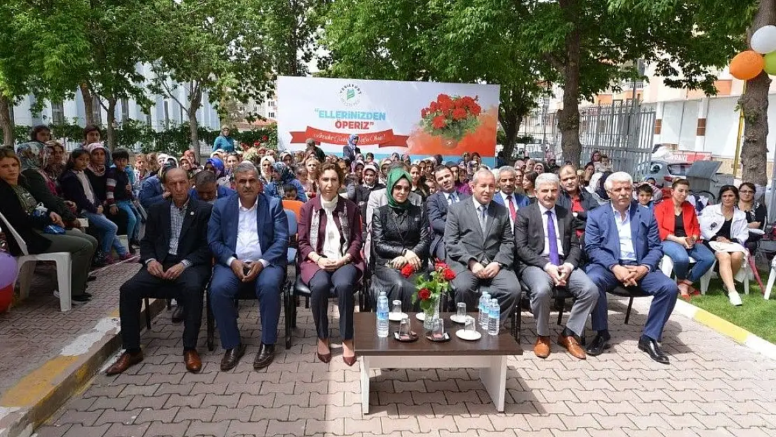 'Yeşilyurt Belediyesi´nden anneler günü jesti'