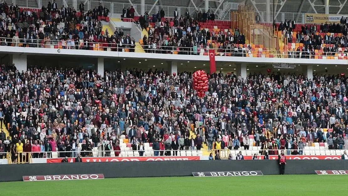 'İnönü Üniversitesinde mezuniyet coşkusu'