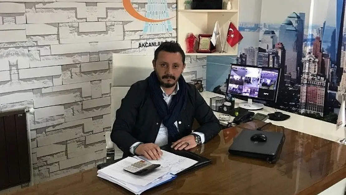 'İş Adamı Akcan Anneler Gününü kutladı'